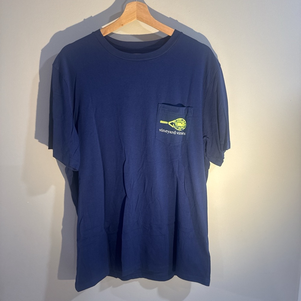 Vineyard Vines Men's Blue Tee with Yellow Pocket Logo